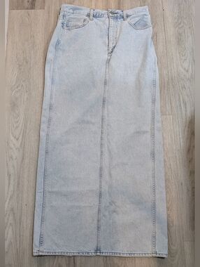 Aritzia Denim Forum ‘90s Pencil Maxi Denim Skirt Light Wash - Size 29